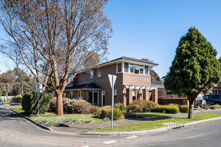 77 Ernest Jones Drive Macleod 3085