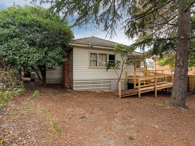 77 Victoria Road Chirnside Park 3116