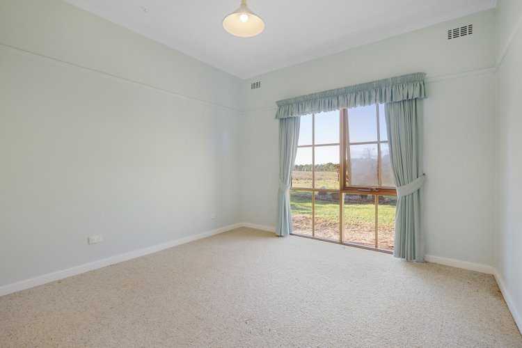 775 Ives Road, Hillside