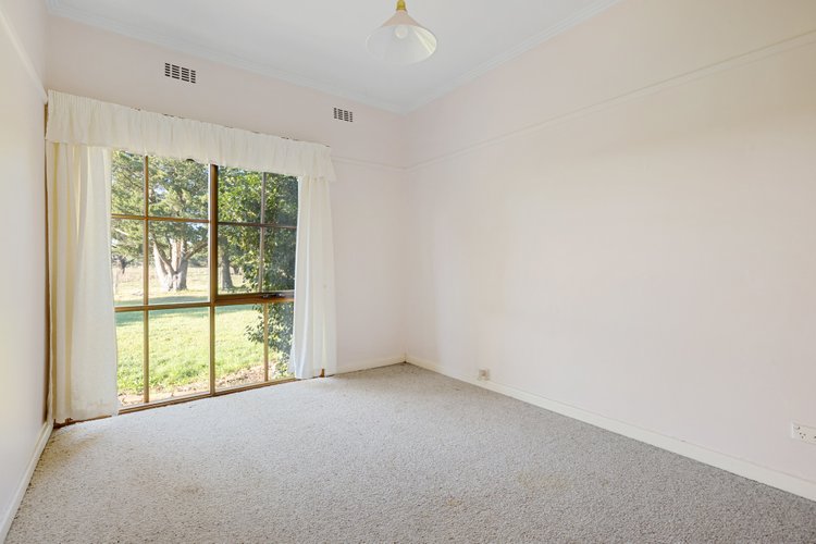 775 Ives Road, Hillside