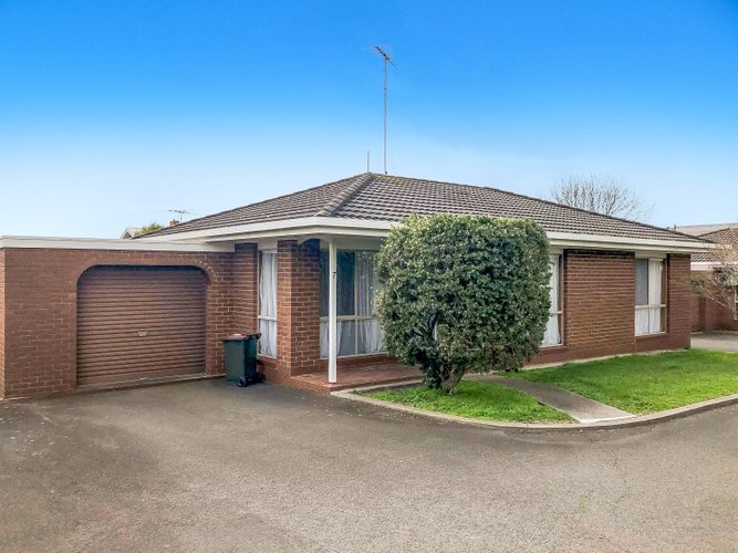 7/92 Aphrasia Street  Newtown 3220