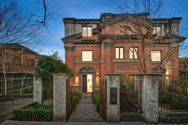 7A Woorigoleen Road Toorak 3142