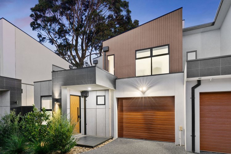 7B Hampton Court Glen Waverley 3150