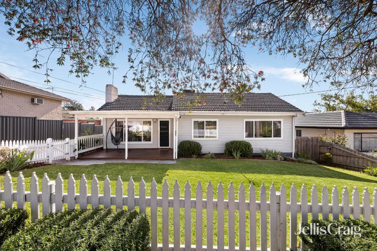 8 Albert Road Lilydale 3140