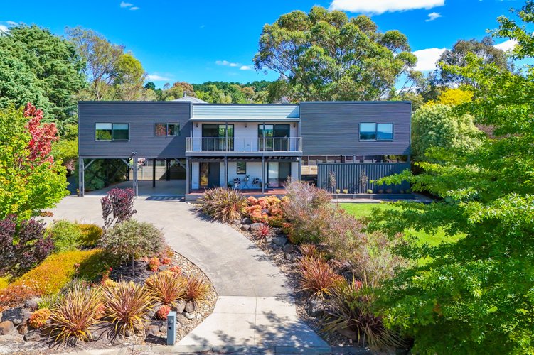 8 Alcheringa Court Gisborne 3437
