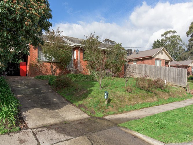 8 Alexandra Road Lilydale 3140