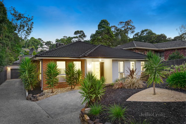 8 Allens Road Montmorency 3094