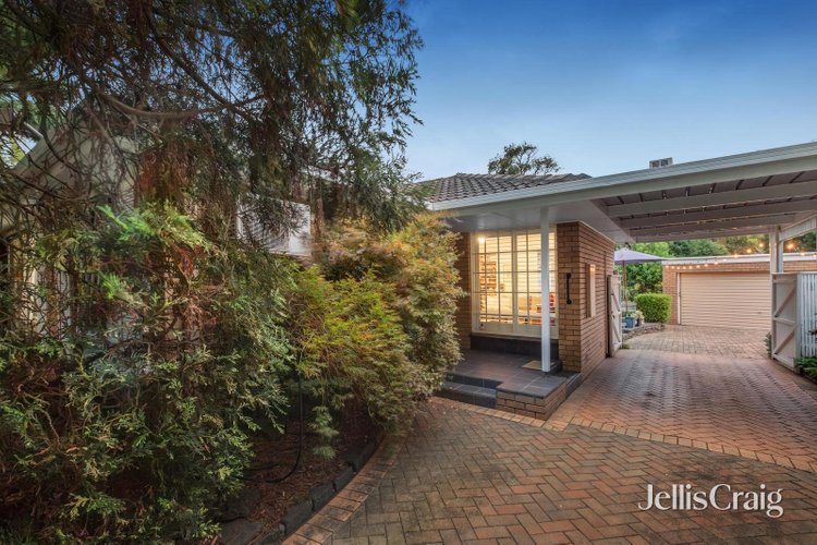 8 Aruma Court Burwood East 3151