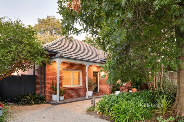 8 Ballinamona Street Fairfield 3078