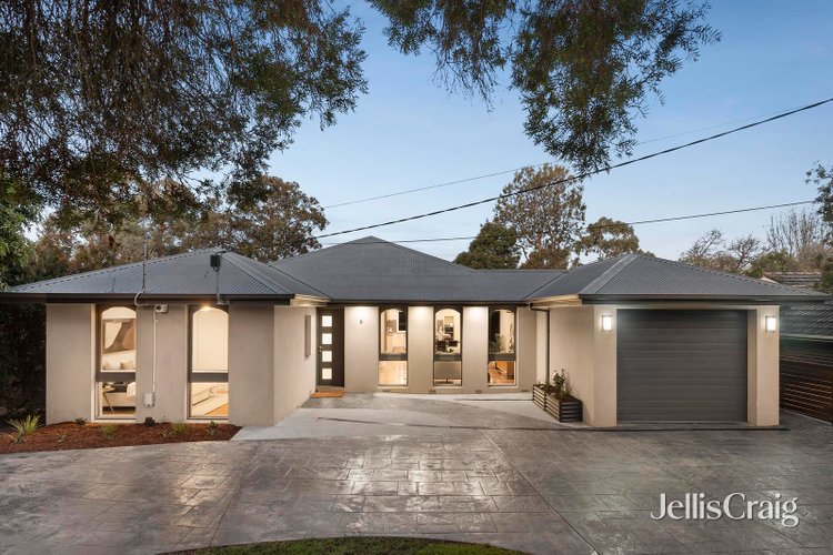 8 Barina Avenue Mooroolbark 3138
