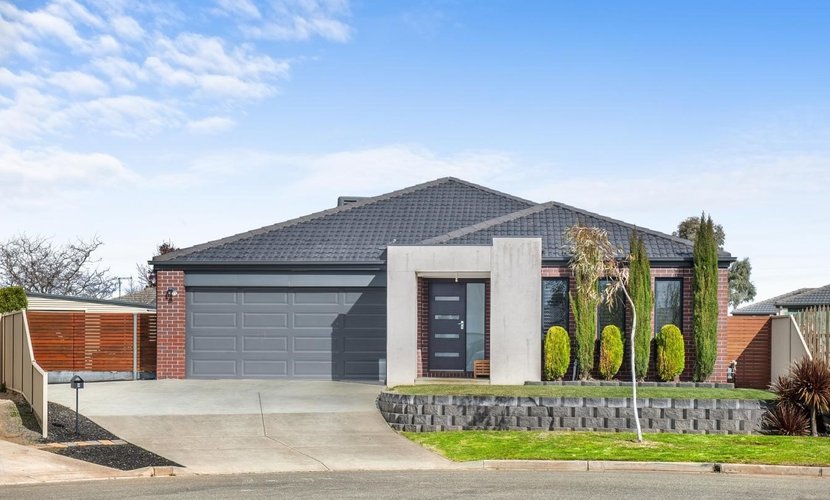 8 Barley Sheaf Drive Miners Rest 3352