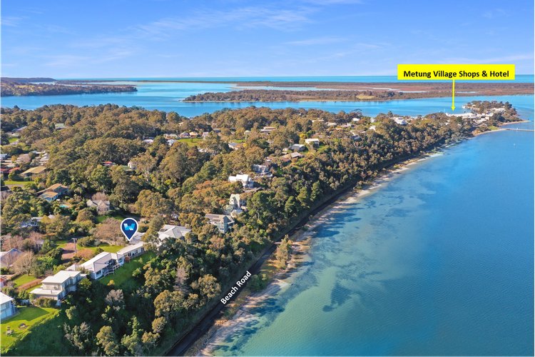 8 Beach Road, Metung