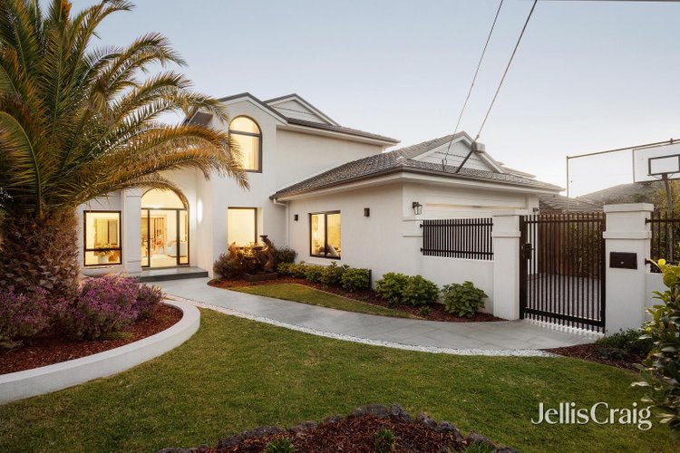 8 Bethwyn Street Bentleigh East 3165
