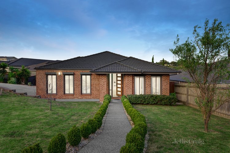 8 Brando Court Endeavour Hills 3802