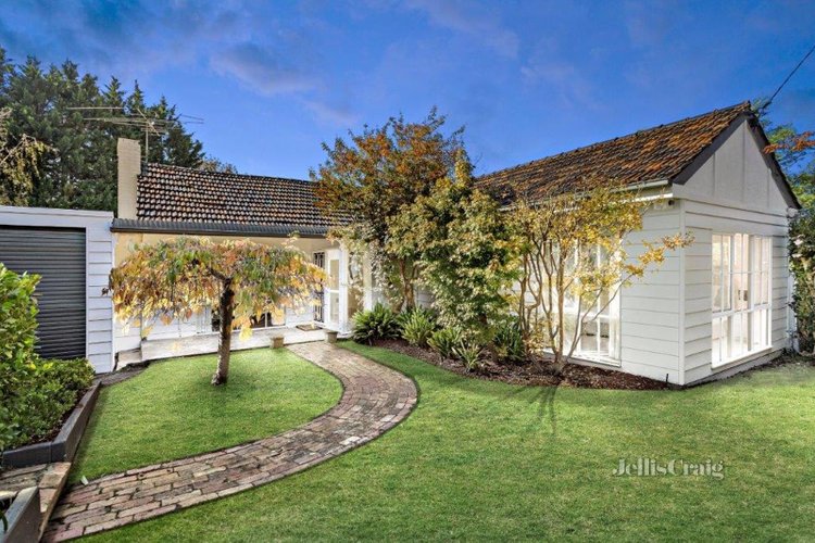 8 Bruce Street Mount Waverley 3149