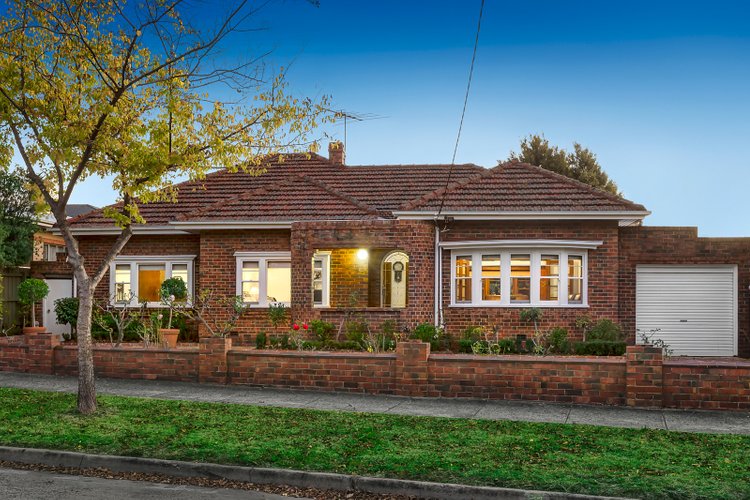 8 Cairnes Crescent Malvern East 3145