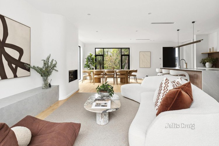 8 Cairns Avenue Newtown 3220
