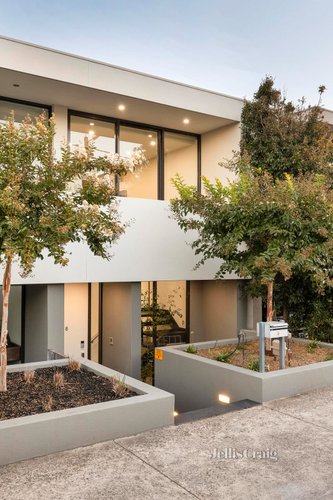 8 Campbell Grove Northcote 3070