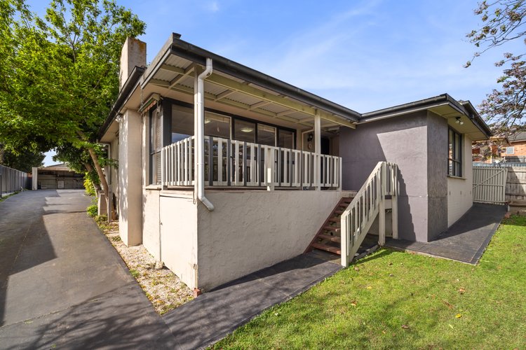 8 Carawa Street Mooroolbark 3138
