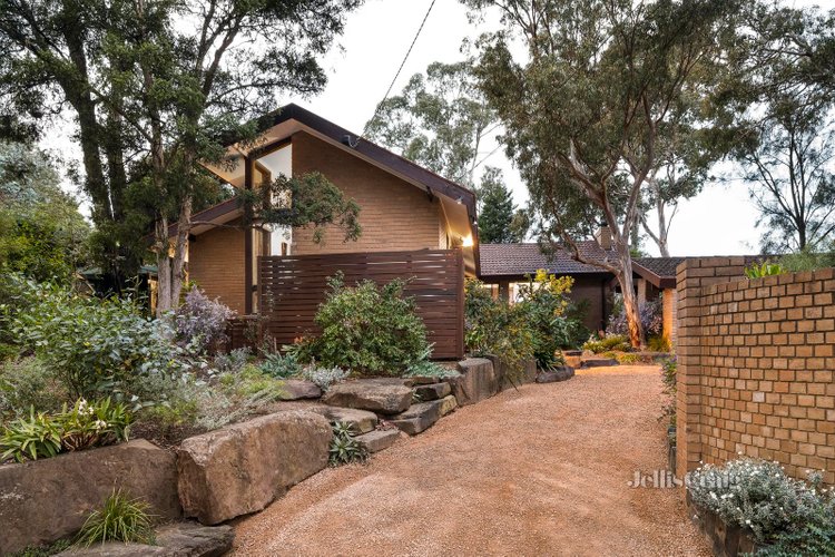 8 Carnon Street Greensborough 3088