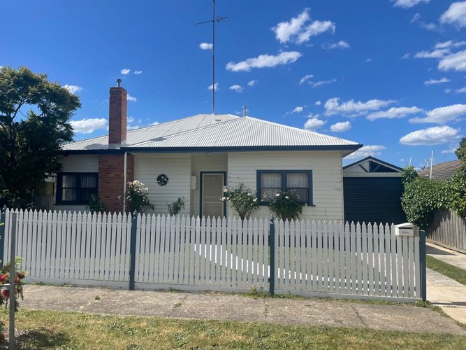 8 College Street Wendouree 3355