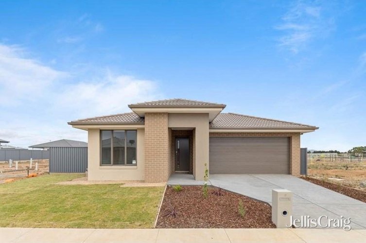 8 Cork Street  Alfredton 3350