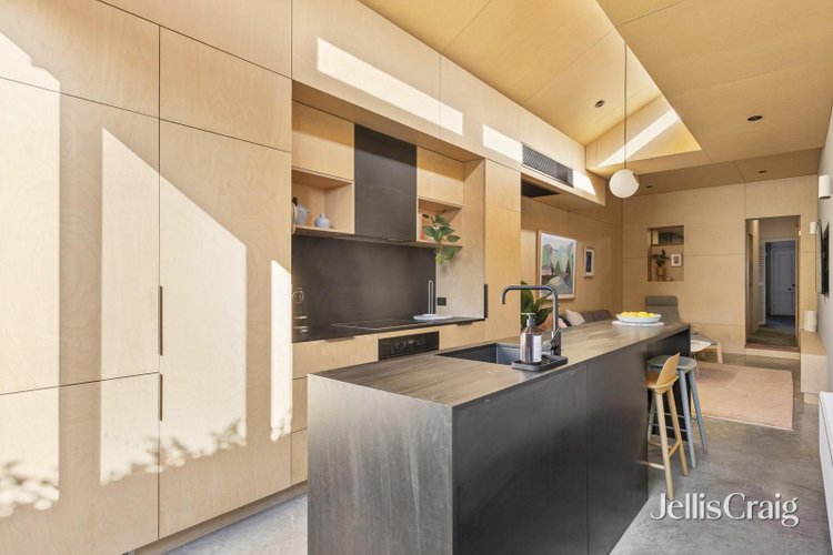 8 Coronation Street Geelong West 3218