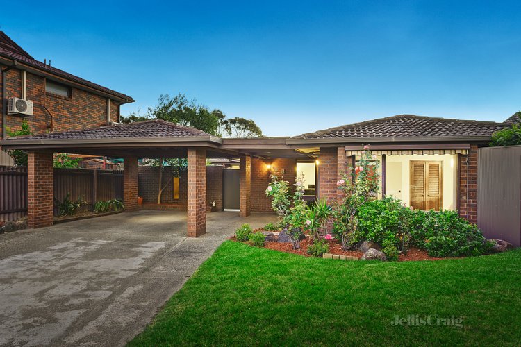 8 Cottswold Rise Templestowe 3106