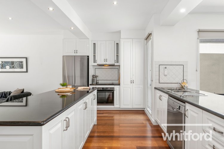 8 Cuzens Place, Geelong