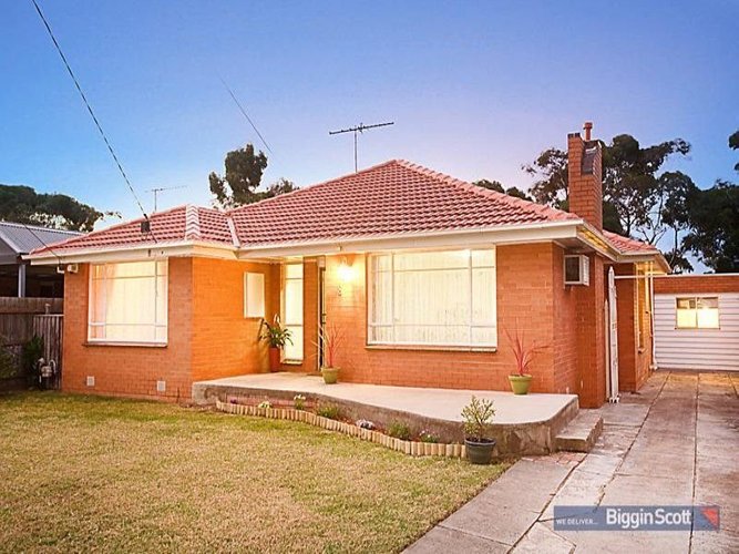 8 Deavey Court Altona 3018