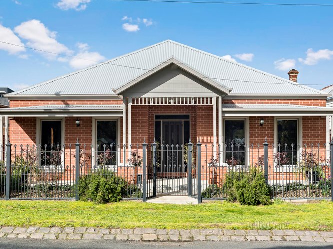 8 Dyte Parade Ballarat East 3350