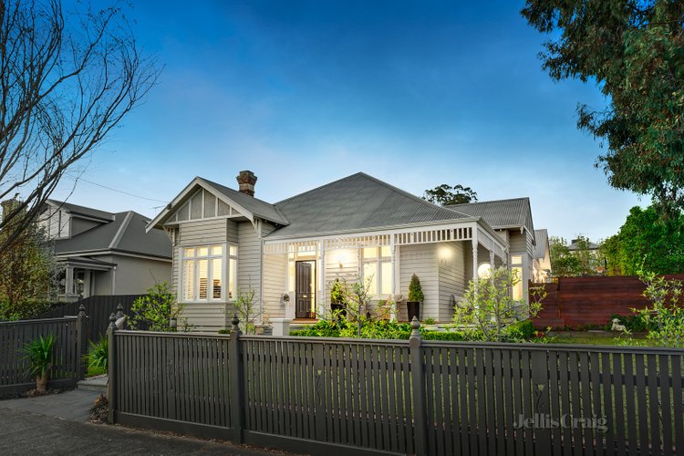 8 Empress Road Surrey Hills 3127