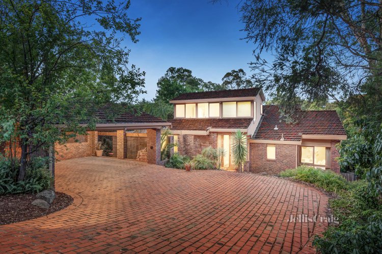 8 Enfield Street Eltham 3095