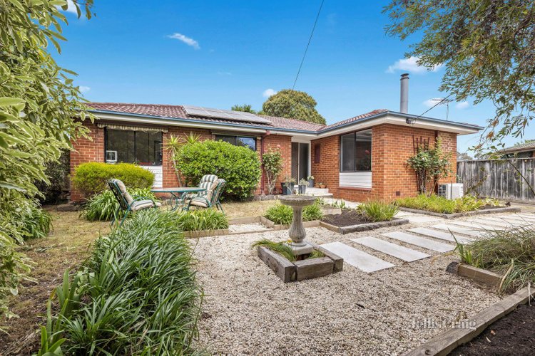 8 Falconer Court Mornington 3931