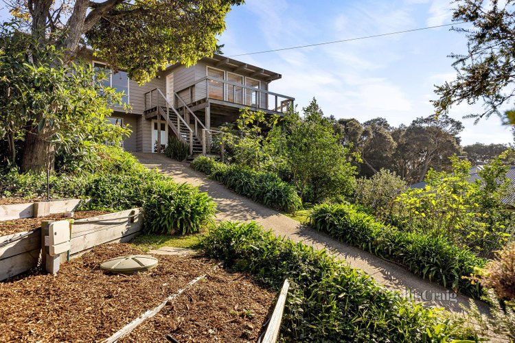 8 Foam Avenue Blairgowrie 3942
