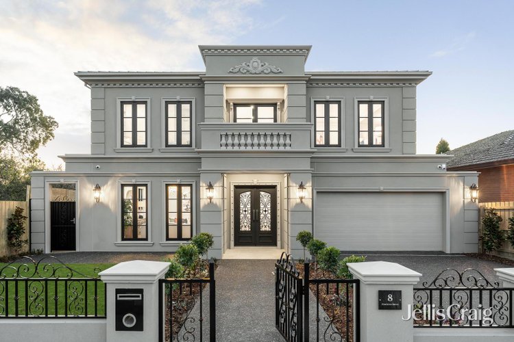 8 Fonteyn Drive Wantirna South 3152