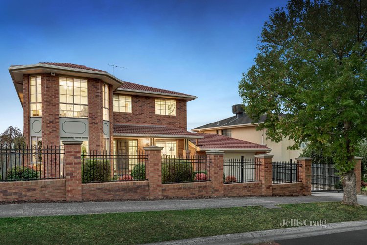 8 Fremont Close Bulleen 3105