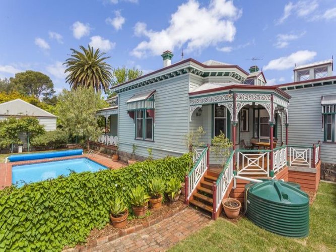 8 Garden Street, Geelong