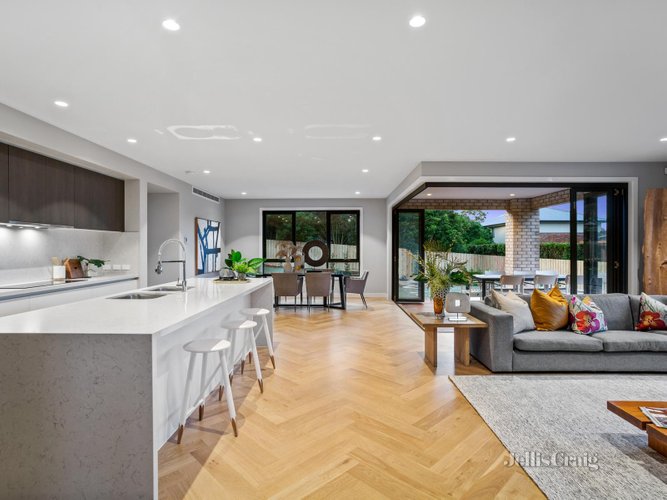 8 Grace Street Mont Albert 3127