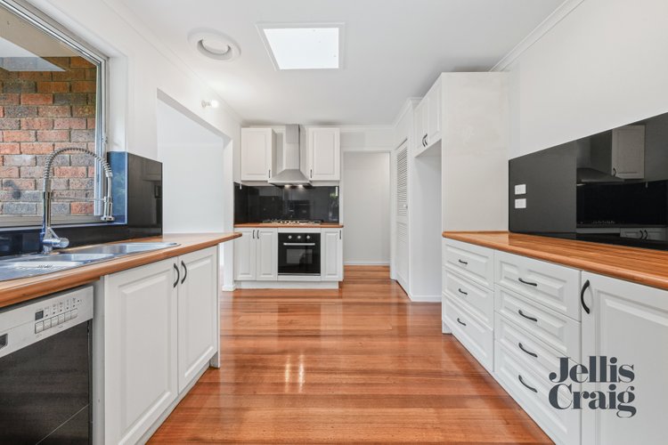 8 Harley Place Wheelers Hill 3150