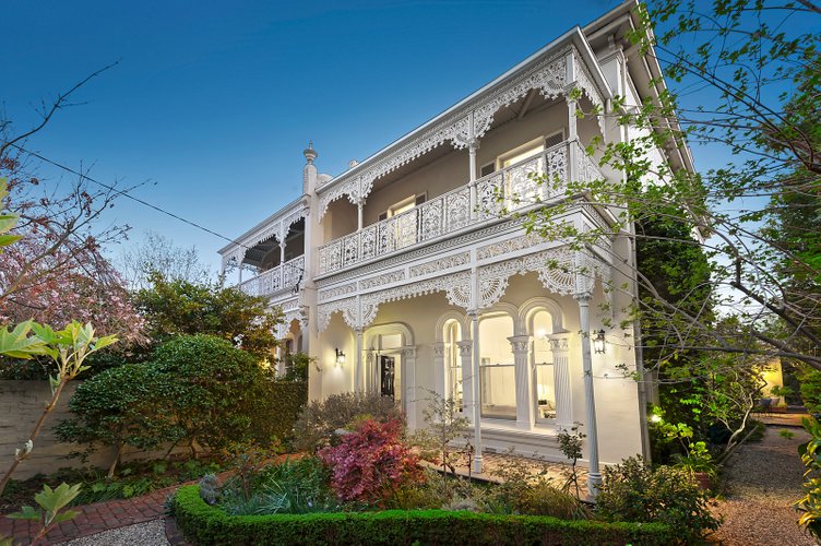 8 Hawthorn Grove Hawthorn 3122