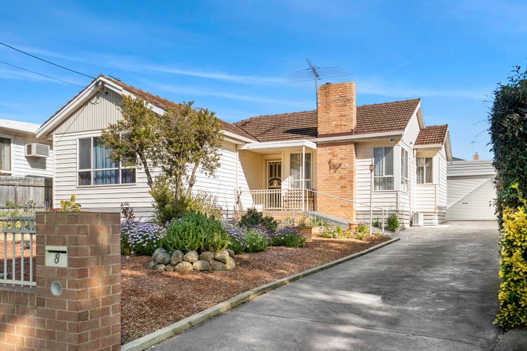 8 Heather Street Hamlyn Heights 3215
