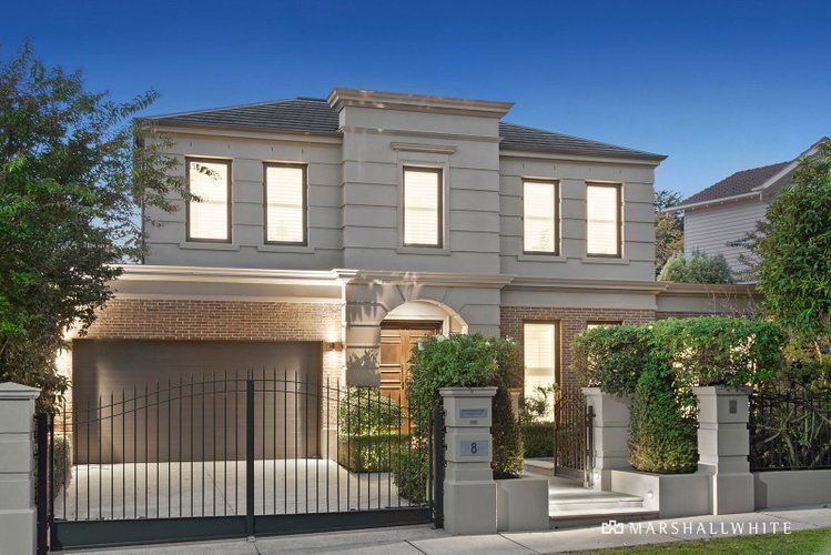 8 Hertford Crescent