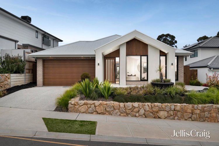 8 Honour Avenue Lilydale 3140