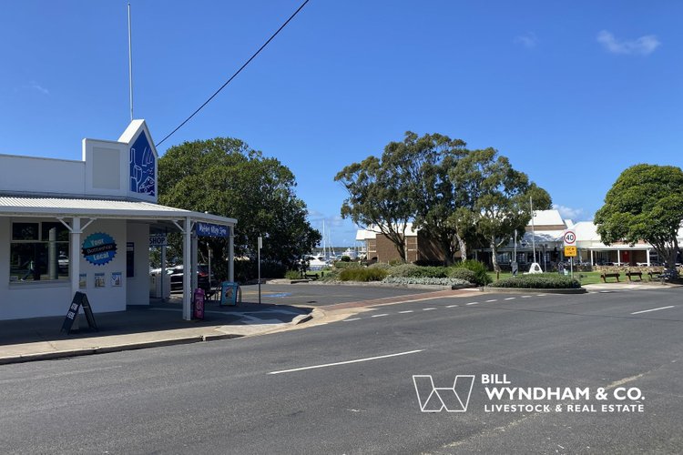 8 Howitt Avenue, Metung