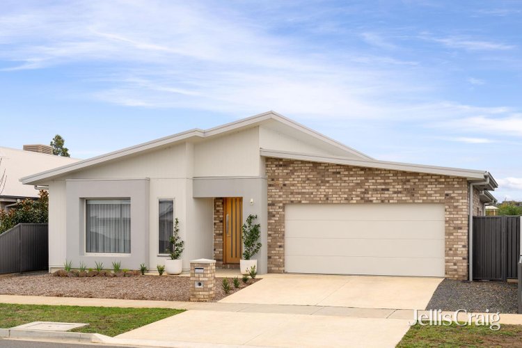 8 Hutchinson Drive Lucas 3350