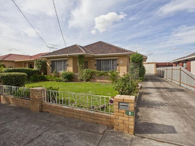 8 James Street Fawkner 3060