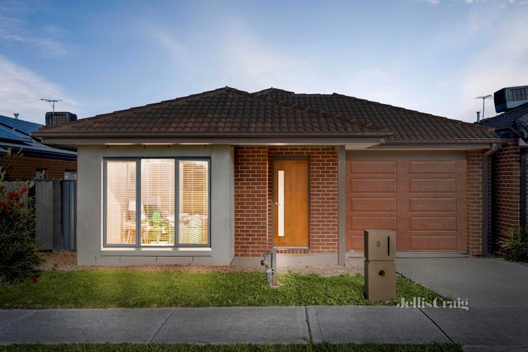 8 Jetstream Drive Mernda 3754