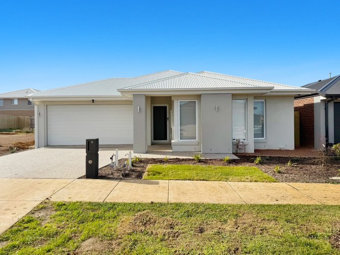 8 Jetty Street Armstrong Creek 3217