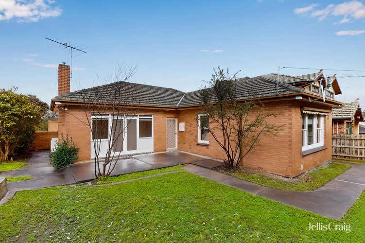 8 Kanooka Avenue Ashwood 3147